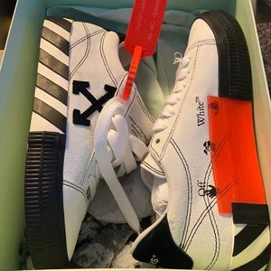 Off WHITE SHOES c/o VIRGIL ABLOH  SIZE 7 women’s